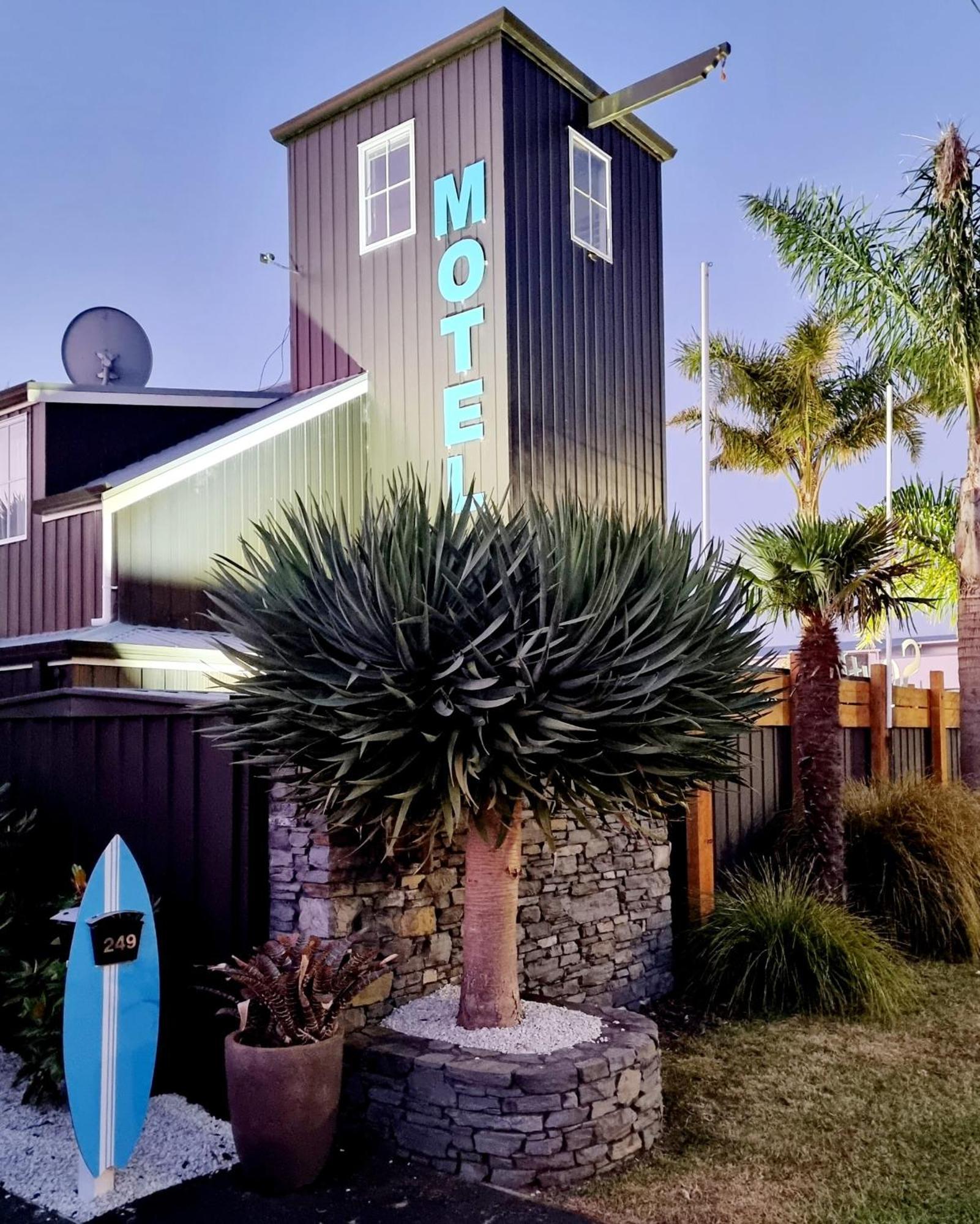 Southpacific Motel Уангамата Экстерьер фото